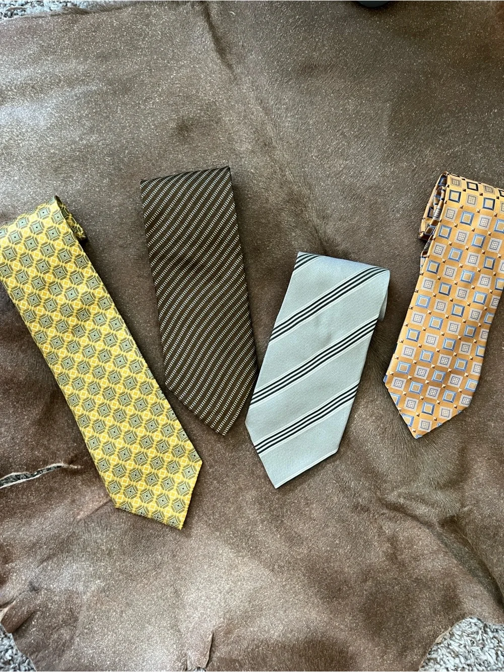 Giorgio Armani Silk Diagonal Prep Stripe Made in Italy Tie
